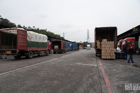 多地疫情散發(fā)下公路貨運流量與貨量持續(xù)收縮的困境與應(yīng)對